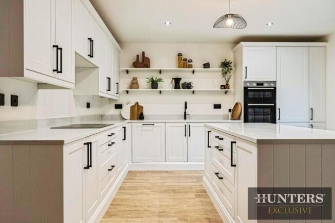 4 bed Detached for sale Image 5