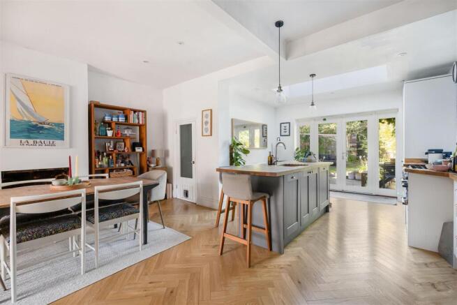 Kitchen/Dining Room