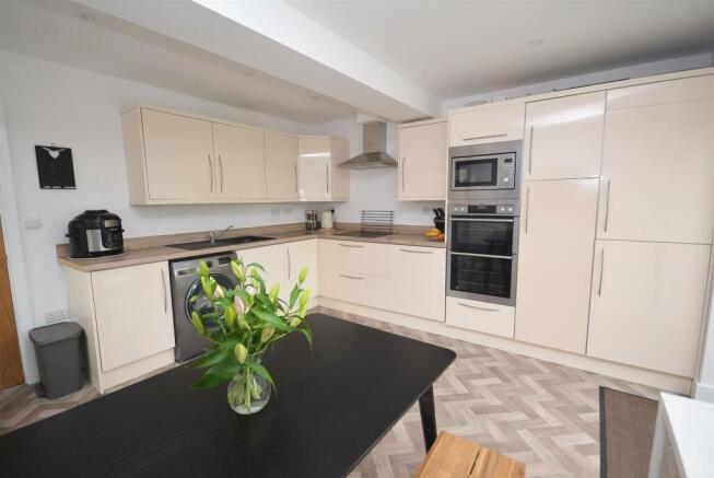 Dining Kitchen use.jpg