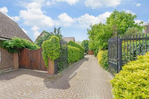 Lower Higham Road, Chalk, Gravesend, Kent