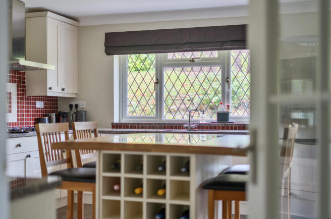 1371750-13-6908d5...