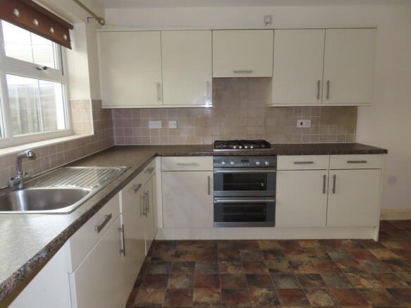 2 bed Semi-Detached for sale Image 6
