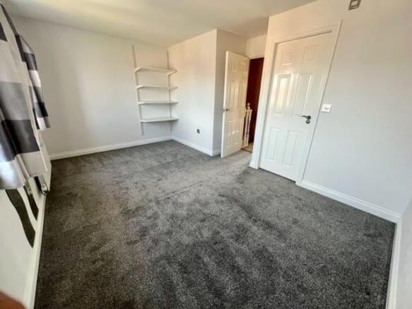 3 bed Town House for sale Image 12