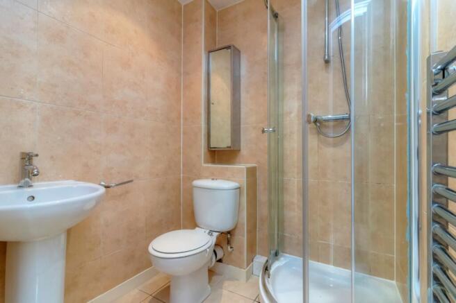 2 bed Apartment to rent Image 9