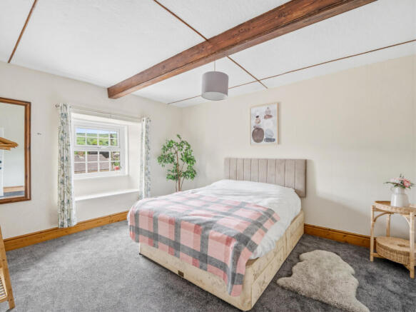 4 bed Detached for sale Image 11