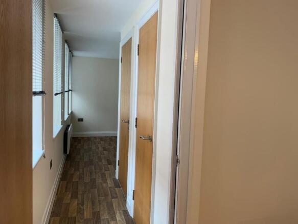 1 bed Apartment to rent Image 7