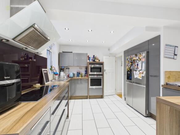 cam03830g0pr0260still012