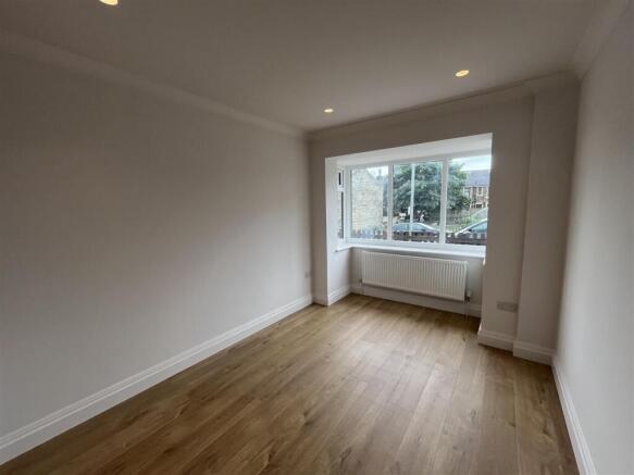 4 bed Detached for sale Image 8
