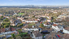 2, Downend, London SE18 3NB