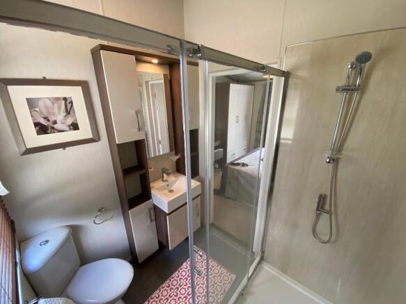 En-Suite Side