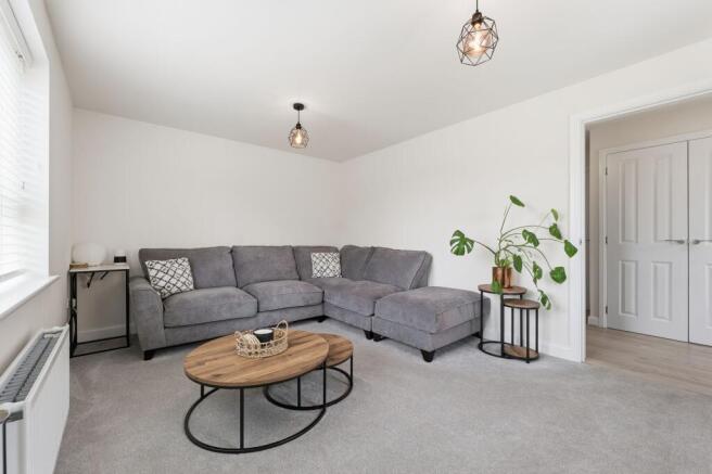 3 bed Semi-Detached for sale Image 6
