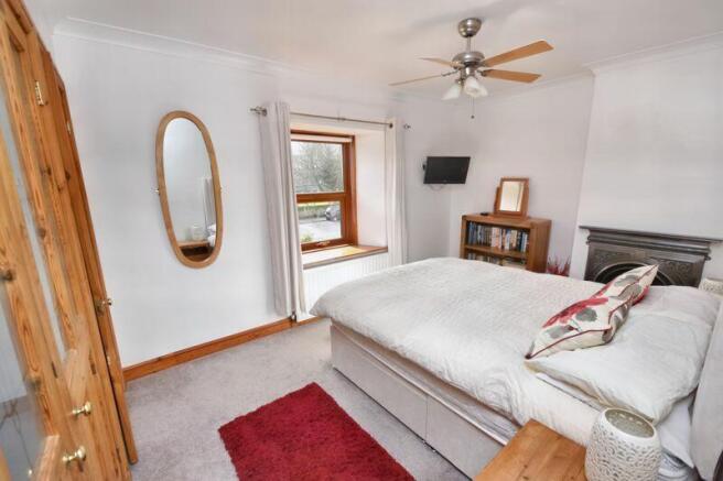 Bedroom one pic 1