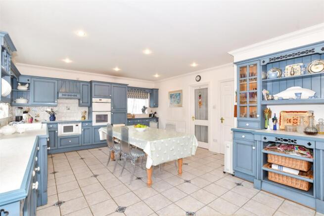 Kitchen/Breakfast Room