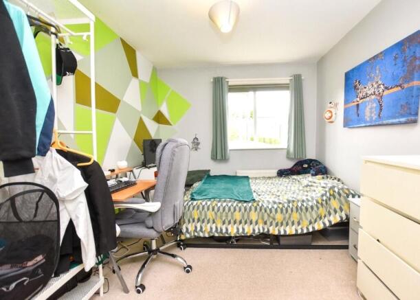 5 bed Detached for sale Image 7