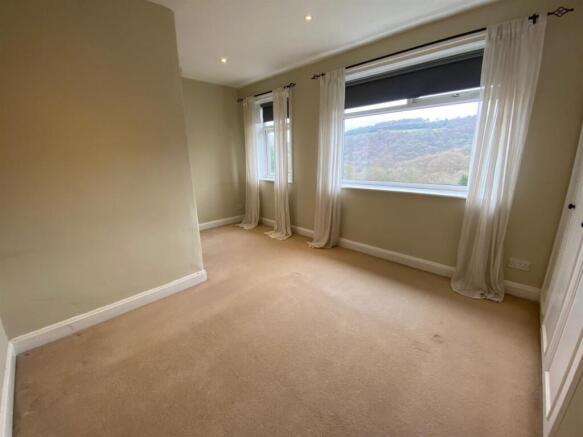 BEDROOM 1.jpg