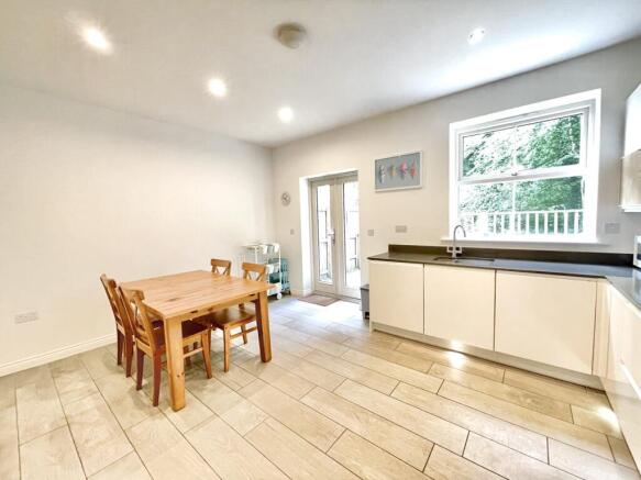 4 bed End of Terrace for sale Image 8