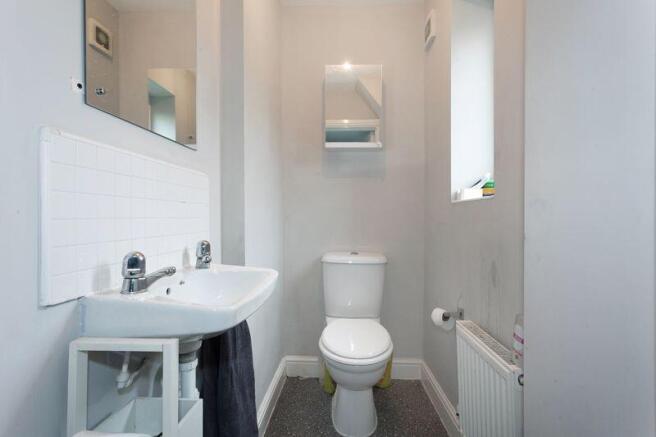 CLOAKROOM 