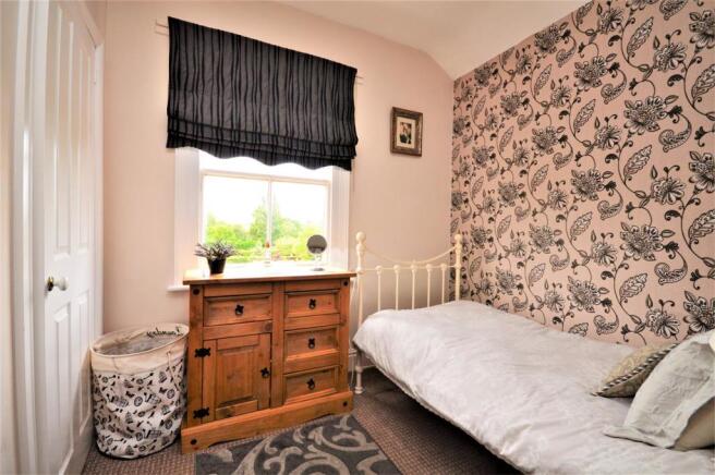 19 Bedroom 5 Kings Acre.JPG