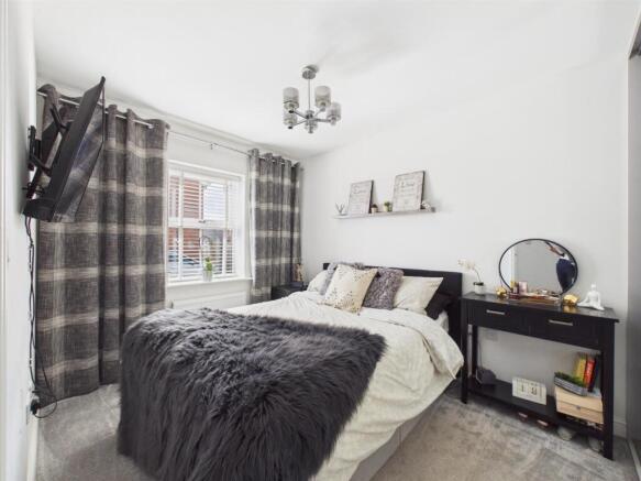 2 bed Semi-Detached Bungalow for sale Image 7