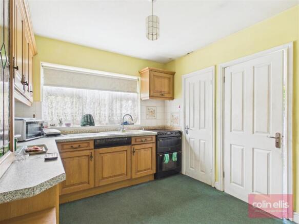 2 bed Detached Bungalow for sale Image 7