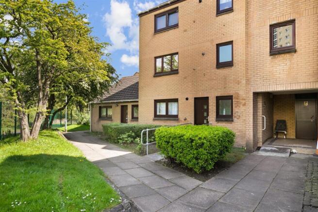 Nairn Place, Clydebank photo 4