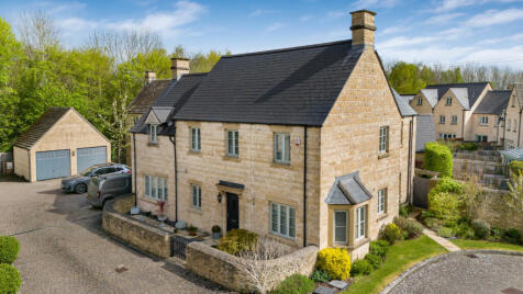 Beecham Close, Cirencester, Gloucestershire, GL7