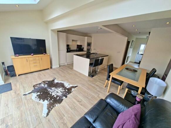 FAMILY KITCHEN/BREAKFAST ROOM