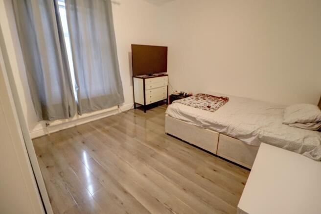 3 bed Terraced for sale Image 6