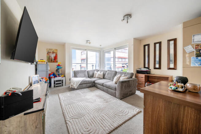 1424703-1-69b3f33...