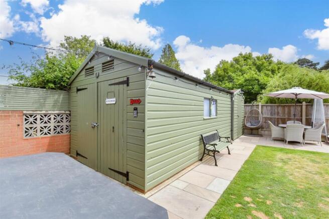 Workshop/Outbuildings