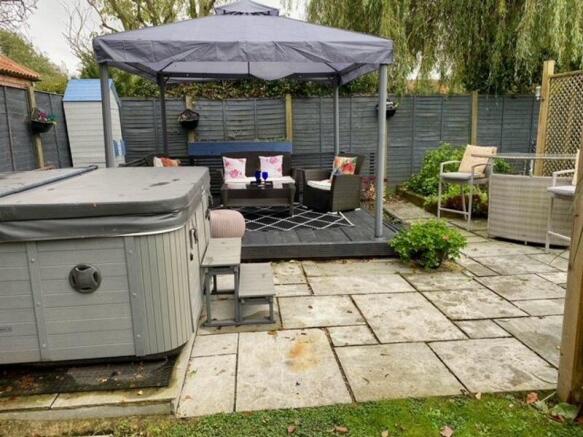Pergola/seating area