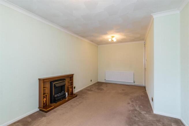Lounge/Dining Area
