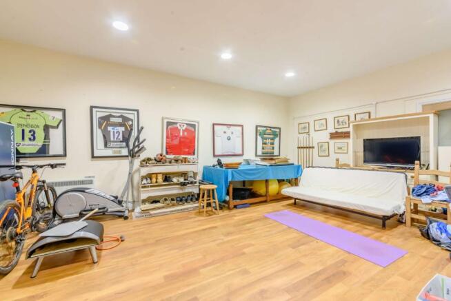 Garage/Games Room