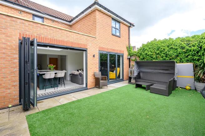 4 bed Detached for sale Image 6