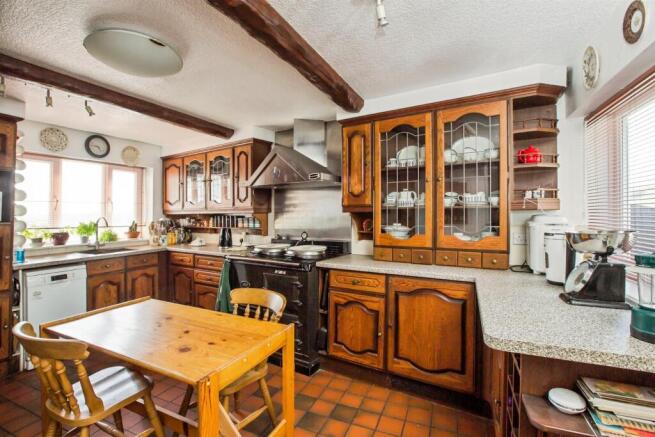 4 bed Semi-Detached for sale Image 12