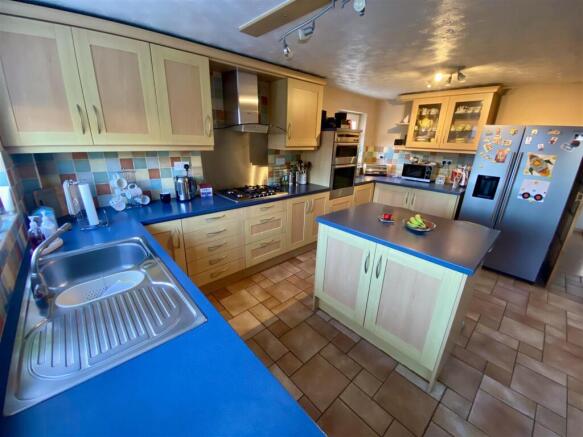 Roston Drive, Hinckley photo 4