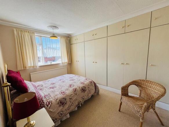 3 bed Semi-Detached for sale Image 8