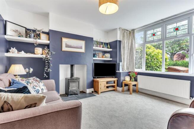 64 Risborough sitting room.jpg