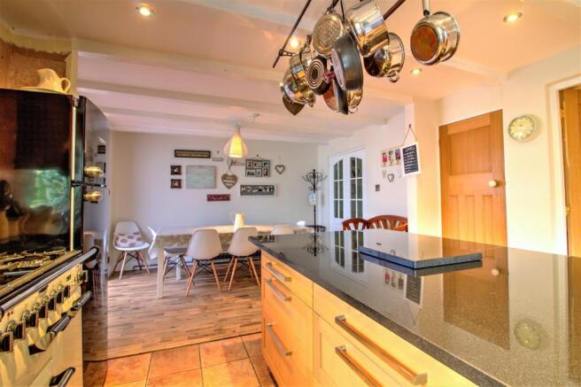 kitchen diner.jpg
