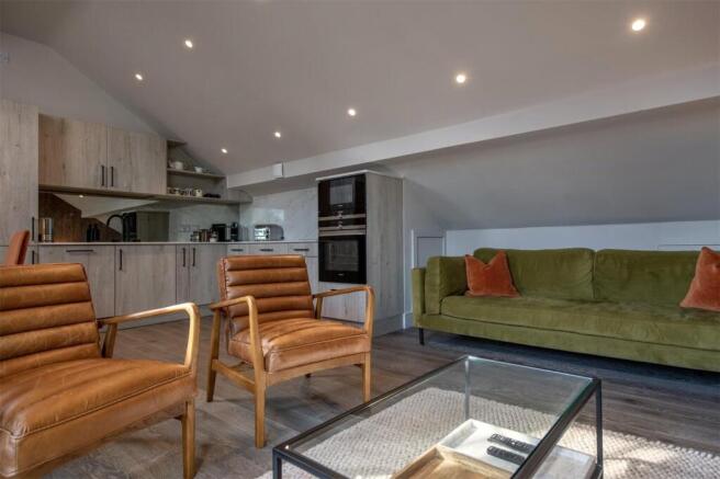 3 bed Flat for sale Image 5