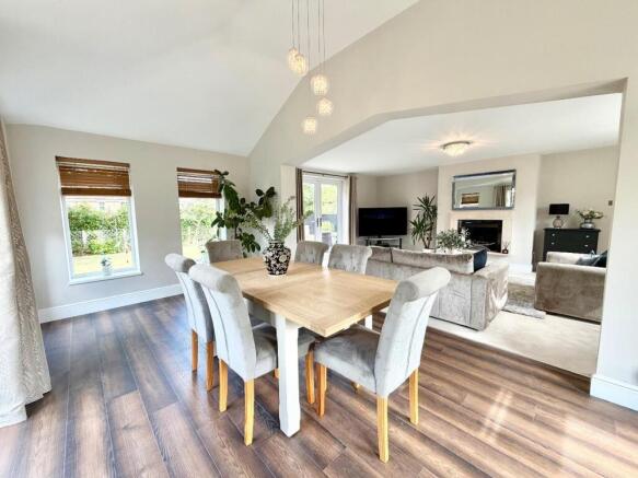 4 bed Detached for sale Image 8