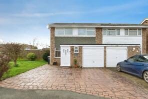 1, Estuary Gardens, Southend-on-sea SS3 0DX