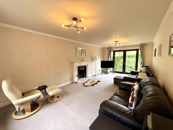4 bed Detached for sale Image 3