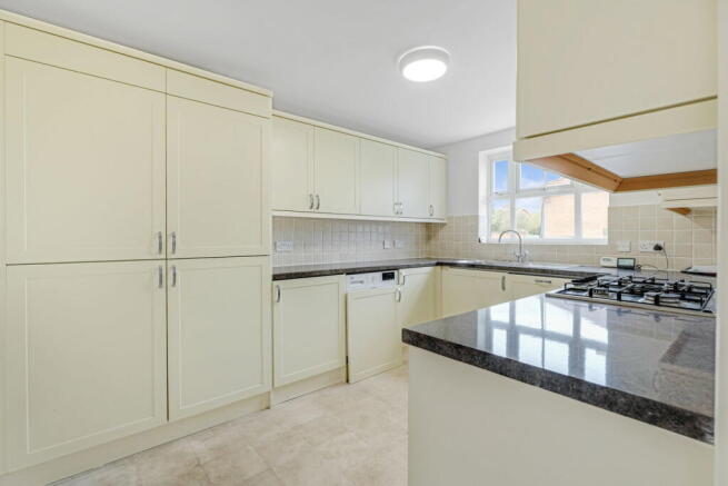 Leary Crescent, Newport Pagnell, MK16 9GD photo 4