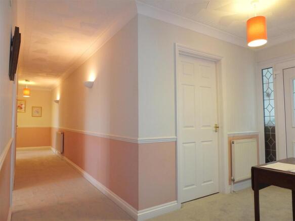 Hallway.jpg