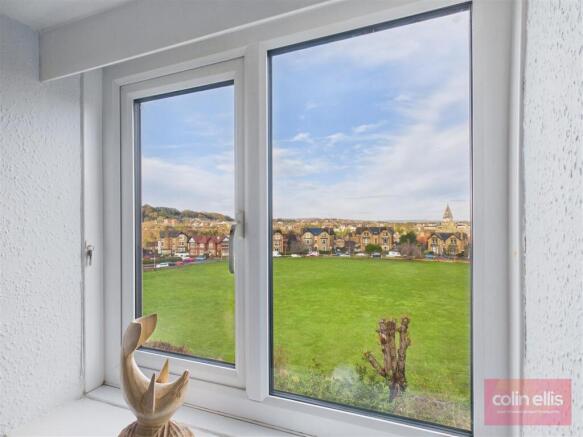2 bed Flat for sale Image 10