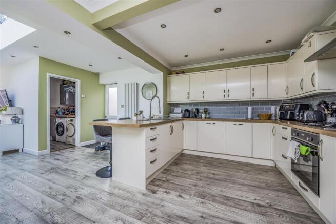 99 Kings Road, Hayling Island-PorticoMarketing-Ard