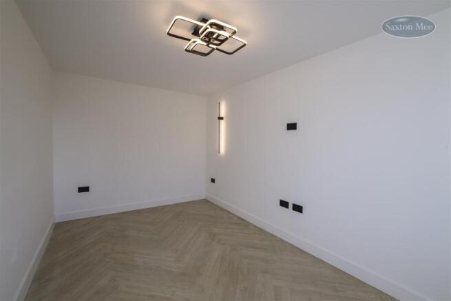 4 bed Semi-Detached for sale Image 11