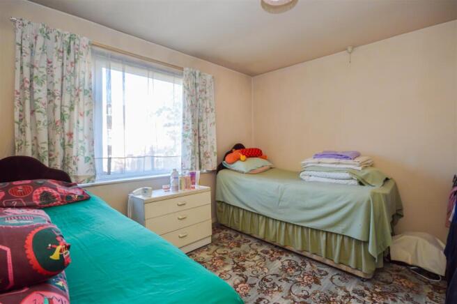 2 bed Apartment for sale Image 4