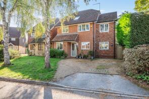 28, Willow Bank, Westfield, Woking GU22 9PD